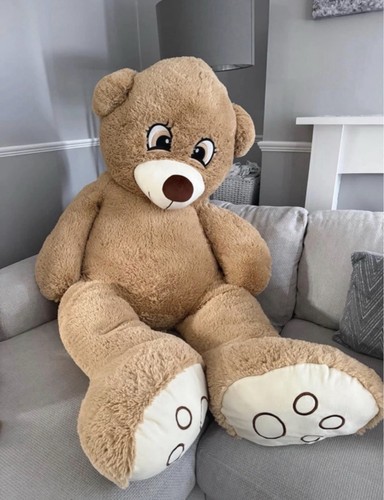 Giant huge bear around - giant,