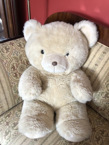 Giant large big - giant, bear